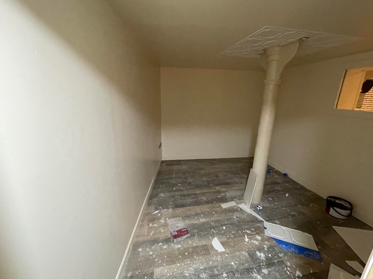 Painter and Decorator: Image 1